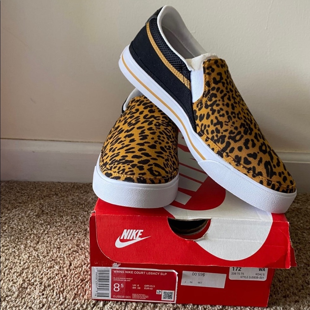 Nike Court Legacy slip on